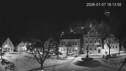 Náměstí, Hrad a Trůba