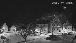 Náměstí, Hrad a Trůba