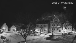 Náměstí, Hrad a Trůba