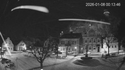 Náměstí, Hrad a Trůba