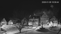 Náměstí, Hrad a Trůba