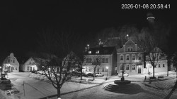 Náměstí, Hrad a Trůba