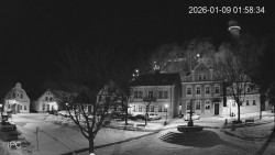 Náměstí, Hrad a Trůba