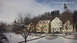 Náměstí, Hrad a Trůba