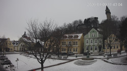 Náměstí, Hrad a Trůba