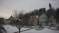 Náměstí, Hrad a Trůba