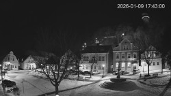 Náměstí, Hrad a Trůba