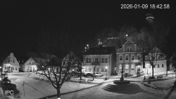 Náměstí, Hrad a Trůba