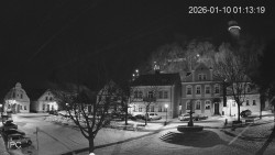 Náměstí, Hrad a Trůba