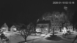 Náměstí, Hrad a Trůba