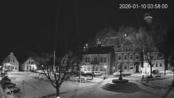 Náměstí, Hrad a Trůba