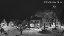 Náměstí, Hrad a Trůba