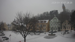 Náměstí, Hrad a Trůba