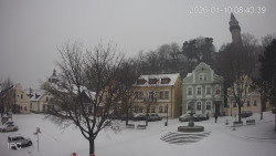 Náměstí, Hrad a Trůba