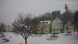 Náměstí, Hrad a Trůba