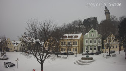 Náměstí, Hrad a Trůba