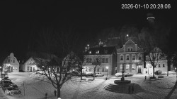 Náměstí, Hrad a Trůba