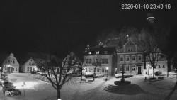 Náměstí, Hrad a Trůba