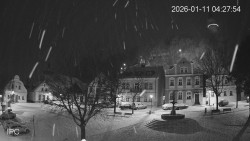 Náměstí, Hrad a Trůba