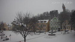 Náměstí, Hrad a Trůba