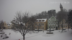 Náměstí, Hrad a Trůba