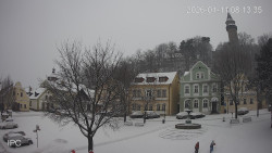 Náměstí, Hrad a Trůba