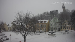 Náměstí, Hrad a Trůba