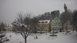 Náměstí, Hrad a Trůba