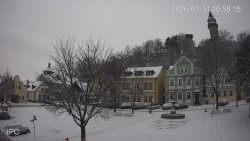 Náměstí, Hrad a Trůba