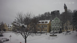 Náměstí, Hrad a Trůba