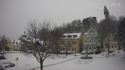 Náměstí, Hrad a Trůba