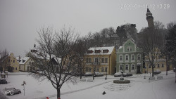 Náměstí, Hrad a Trůba