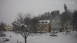 Náměstí, Hrad a Trůba