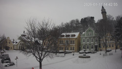 Náměstí, Hrad a Trůba