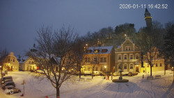 Náměstí, Hrad a Trůba