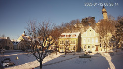 Náměstí, Hrad a Trůba