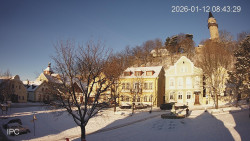 Náměstí, Hrad a Trůba