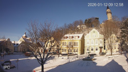 Náměstí, Hrad a Trůba