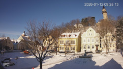 Náměstí, Hrad a Trůba