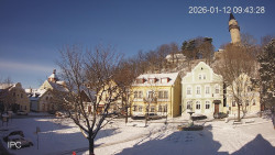 Náměstí, Hrad a Trůba