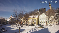 Náměstí, Hrad a Trůba