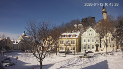 Náměstí, Hrad a Trůba