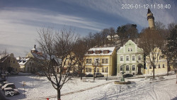 Náměstí, Hrad a Trůba