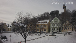 Náměstí, Hrad a Trůba