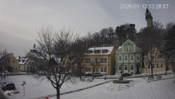 Náměstí, Hrad a Trůba