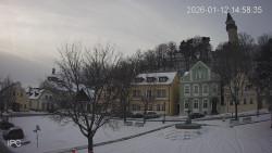 Náměstí, Hrad a Trůba