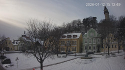 Náměstí, Hrad a Trůba