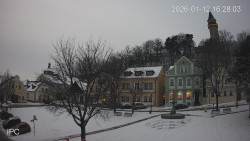 Náměstí, Hrad a Trůba