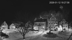 Náměstí, Hrad a Trůba