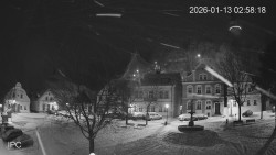 Náměstí, Hrad a Trůba